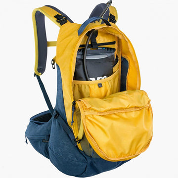 EVOC Trail Pro 26 Protector backpack 26L Curry/Denim LXL